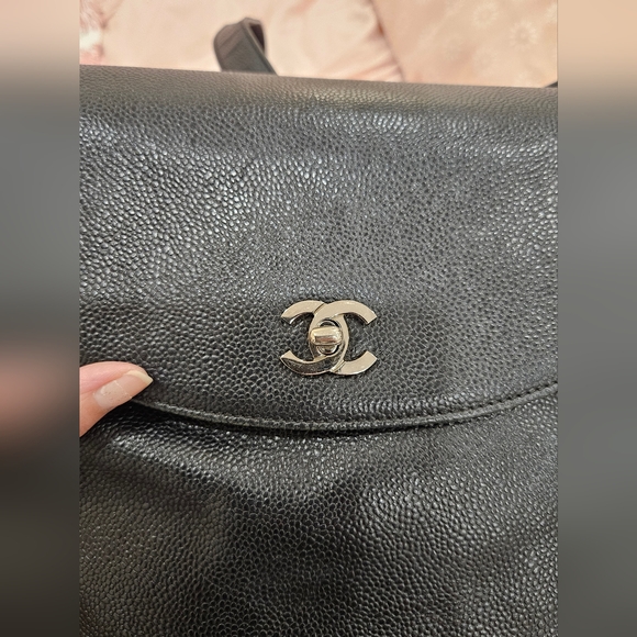 ❌️SOLD❌️⚜️Vintage ⚜️Chanel Black Caviar 'CC' Backpack - Picture 11 of 16